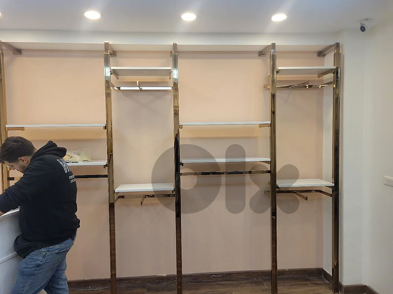 brand new racks ,manequin and counter