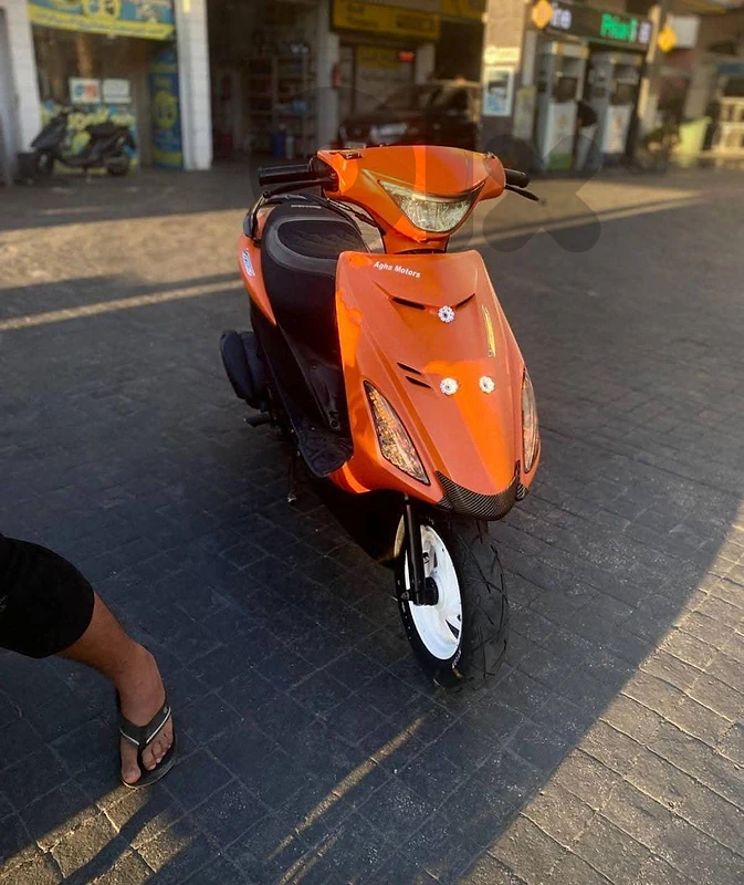V15 مع وراق