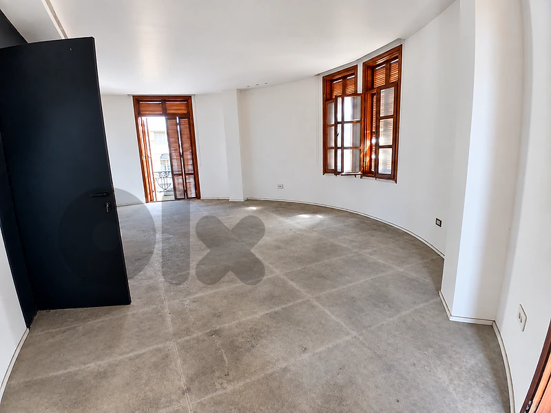 Office for rent in Downtownمكتب للإيجار في وسط بيروت