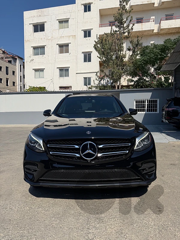 Mercedes-Benz GLC 300 4matic AMG-line 2018 Clean Carfax