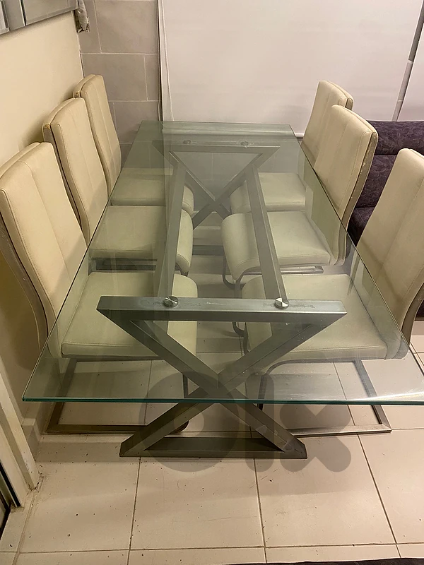 Dining table with 6 chairs in a good condition for sale