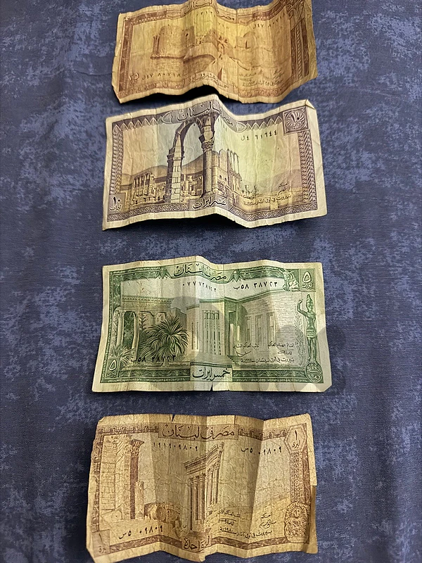 عملات ورقية ومعدنية