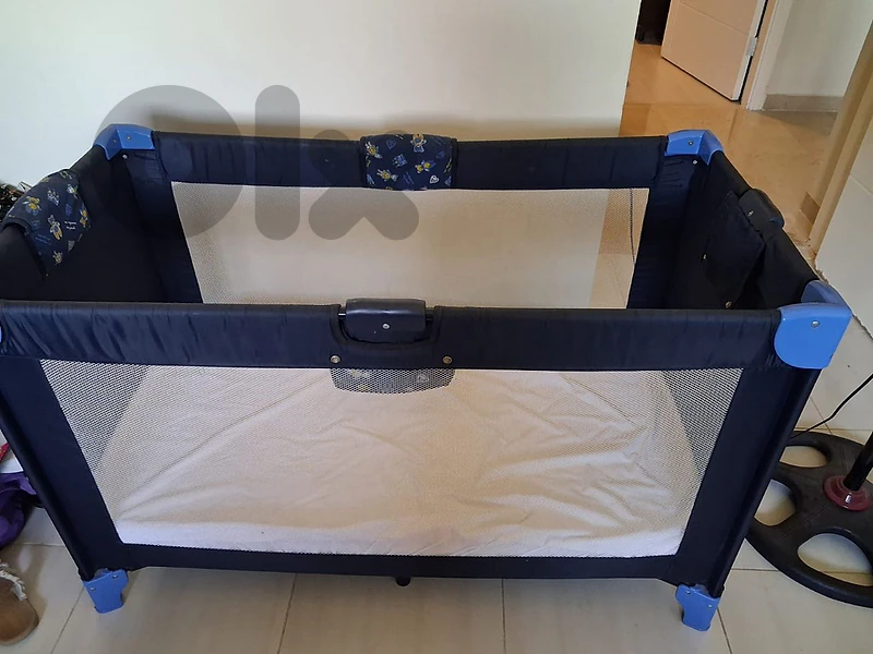 park bed + mattress and park to play chicco