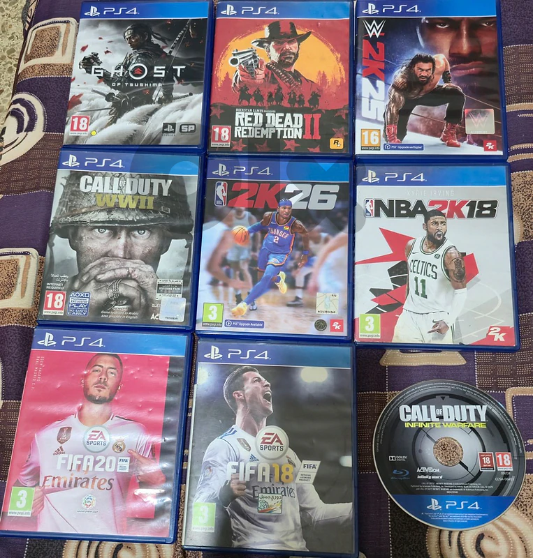 ps4 used but in good condition for sale with 2 joysticks and 9 cds