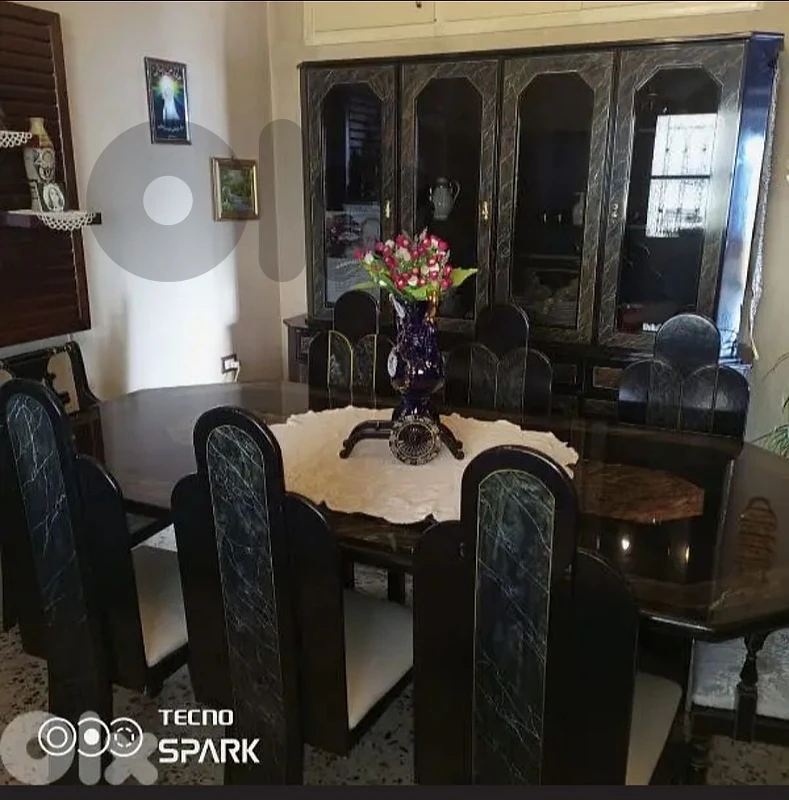 Full Dining table like new