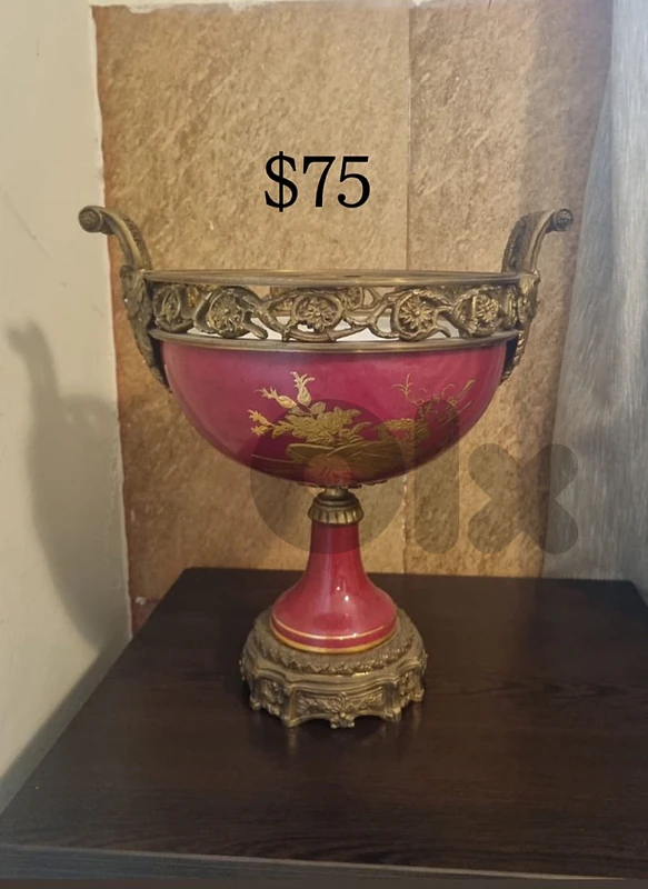 vintage burgundy&gold bowl