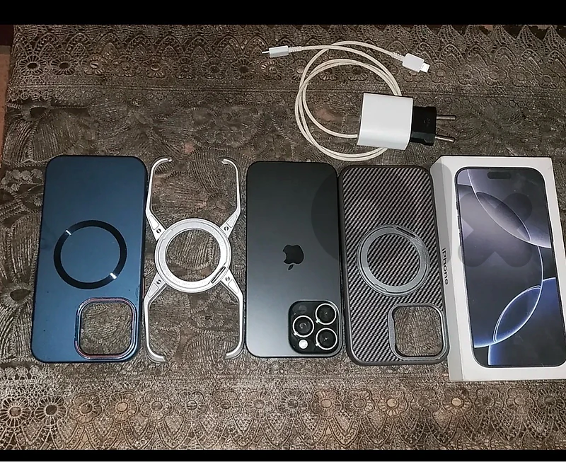 Iphone 16 po Max 256 GB very clean