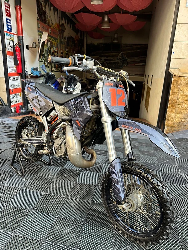 motorcycle KTM 125 Cc full cross