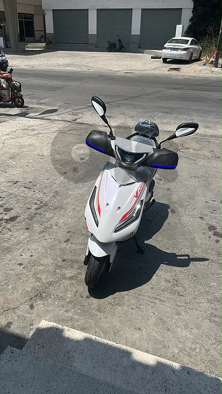 v150 azzo