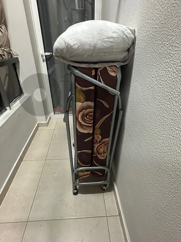 folding bed