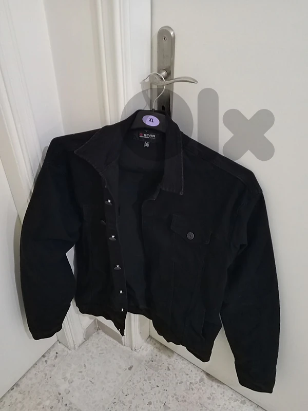 قميص رجالي للبيع قماش مرتب شبه جديد قياس XL -L السعر 35$
