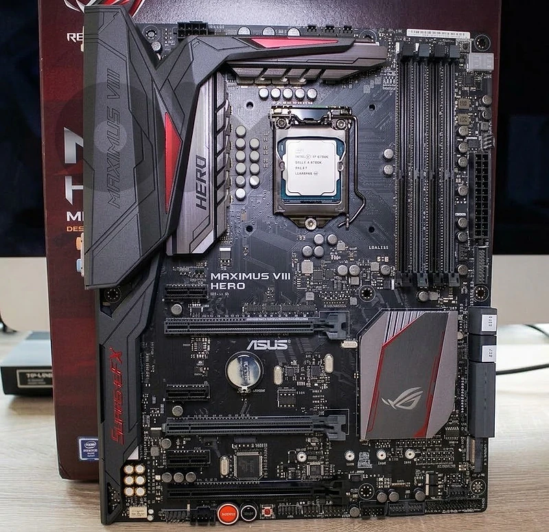 ASUS ROG Maximus VIII Hero Z170 motherboard + Intel Core i7-6700K