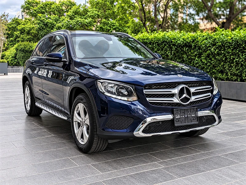 Mercedes GLC 300 2018 4-Matic | Panoramic - Radar - Power tailgate Mercedes GLC 300 2018 4-Matic | Panoramic - Radar - Power tailgate