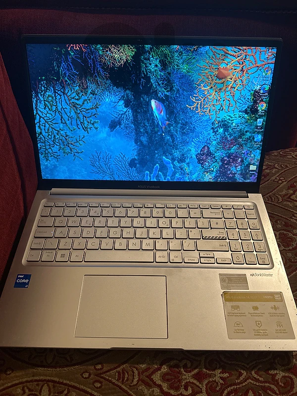 لابتوب ASUS Vivobook – i7 – RAM 8GB – SSD 512GB – ة بحالة ممتاز