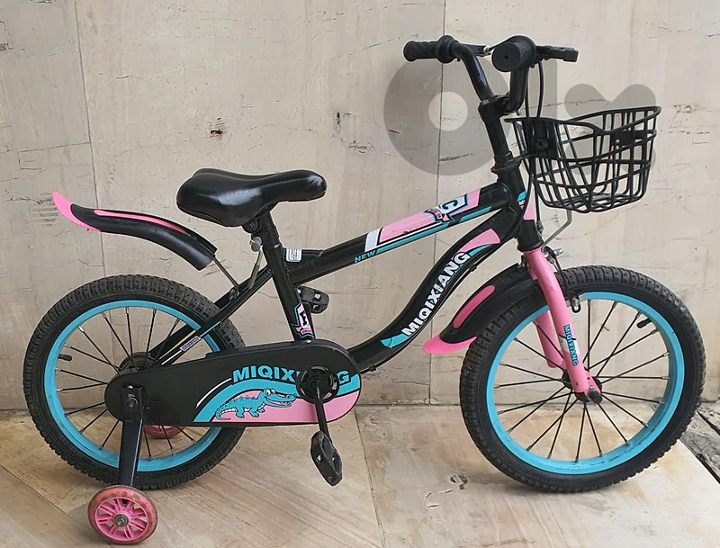 Girls bike size 16" used like new