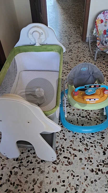 Electric baby rocking bed and march bebe for 30$ both