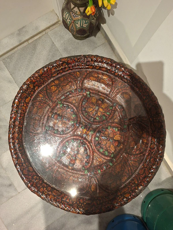 set mirror and table