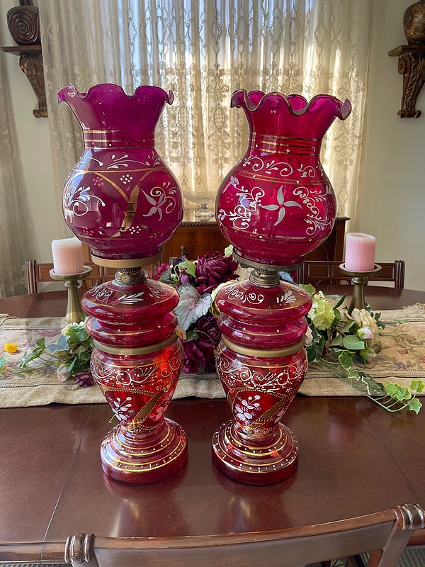 burgendy Vases 2 pieces 30$