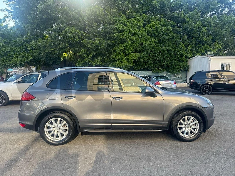 Porsche Cayenne 2012 V6