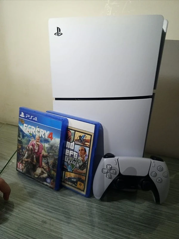 ps5 slim super clean edition 2025 comes with 2 games and 1 controller
