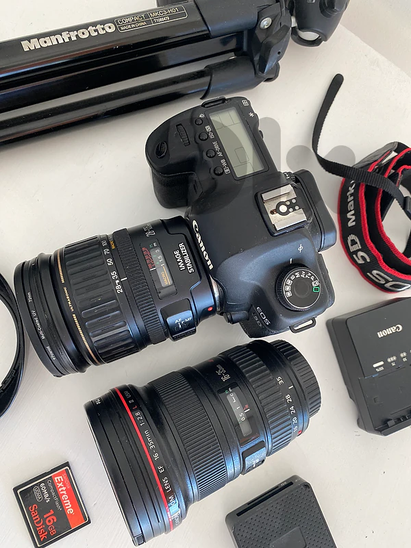 Canon mark ii  (Like new, no scratches)