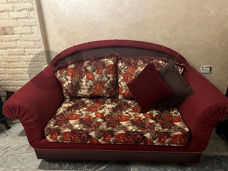 LIVING ROOM غرفة جلوس