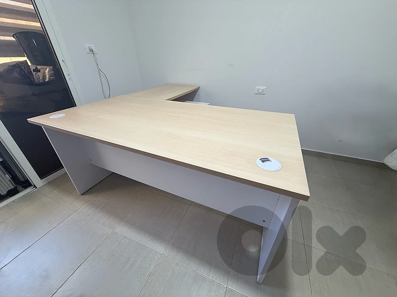 مكتب زاوية L كبير بحالة ممتازة + خزانة أدراج | office desk 160x160cm