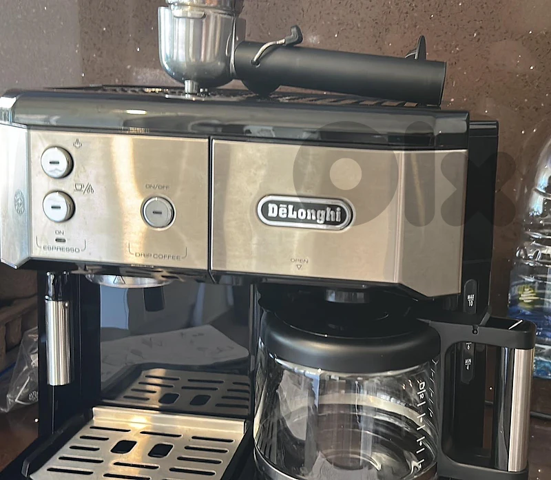 DELONGHI COFFEE MACHINE