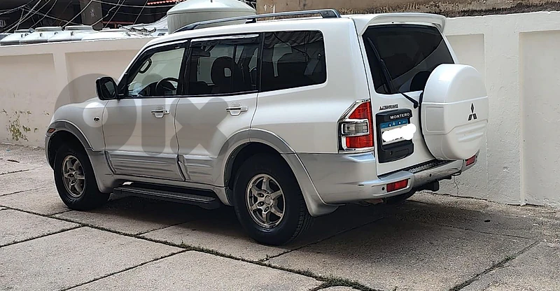 Mitsubishi Montero 2001