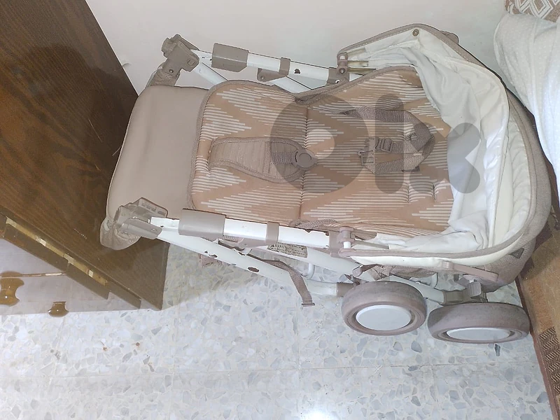 عرباية وكرسة بيت ولعبة للبيع