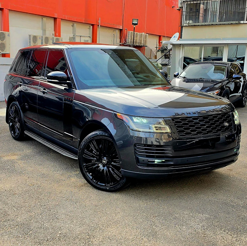RANGE ROVER VOGUE V8 2018 CLEAN CARFAX BLACKEDITION MINT CONDITION RANGE ROVER VOGUE V8 2018 CLEAN CARFAX BLACKEDITION MINT CONDITION