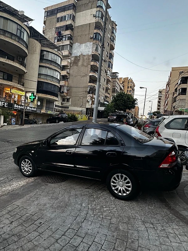 Nissan Sunny 2011