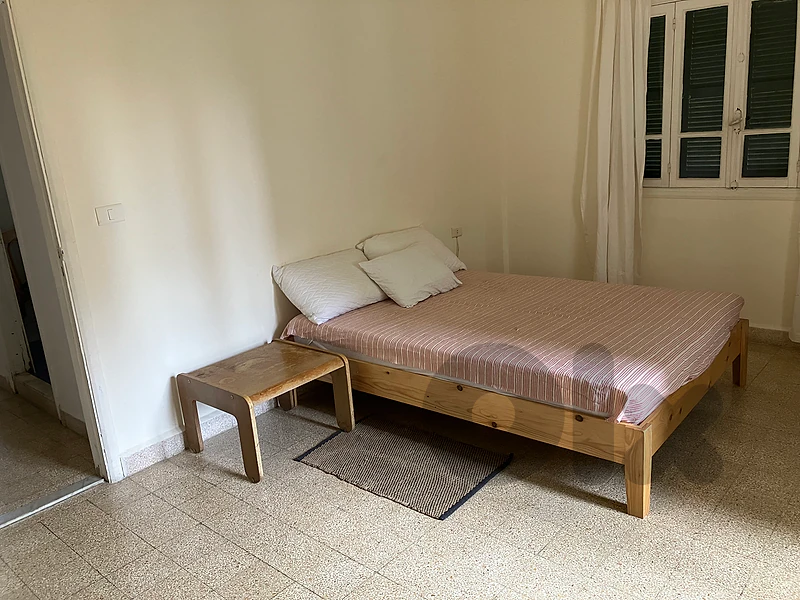 Bed with mattress  190x140cm