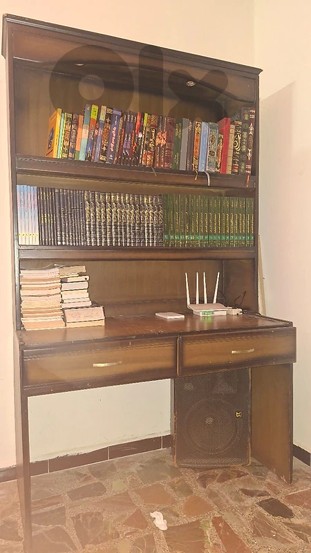مكتبة كاملة