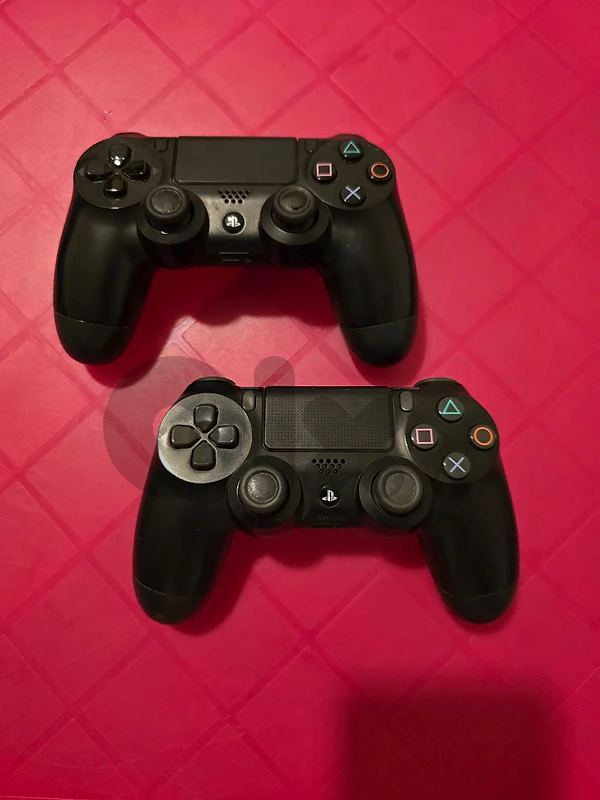 2 used PS4 controllers DS4