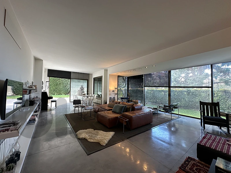 Apartment with 500 sqm garden for Sale in Ain Aar