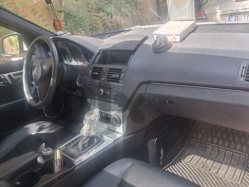 Mercedes-Benz 2010 c300 2010