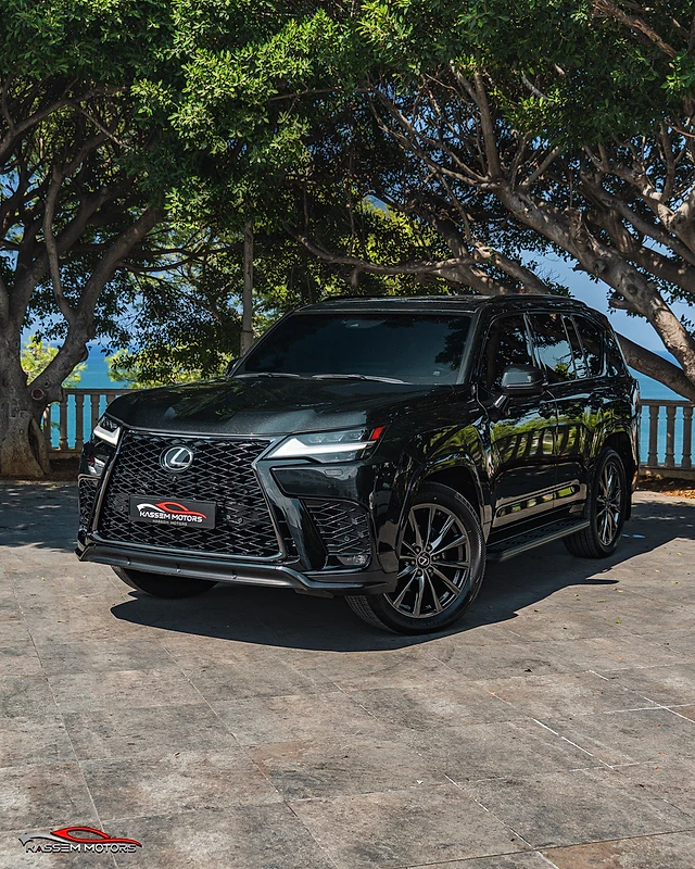 2022 Lexus LX 600 F SPORT, 32,000 km only, BUMC Source!