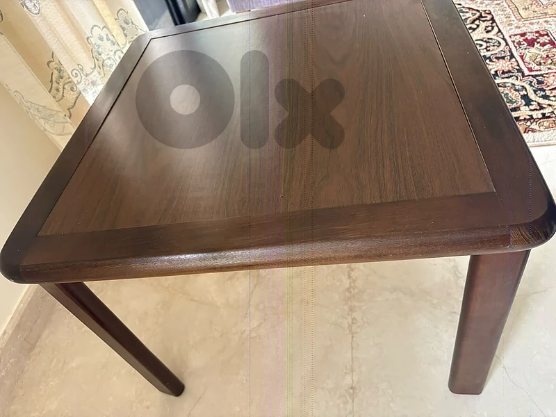 طاولة