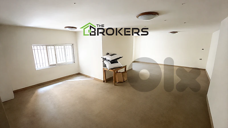 Office for sale in Mar Elias مكتب للبيع في مار الياس