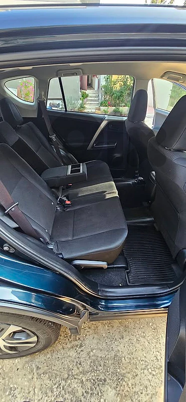 Toyota RAV4 LE 2018
