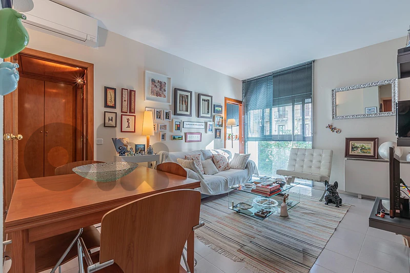 Barcelona get your residency! apartment in a prime location #PR-00460