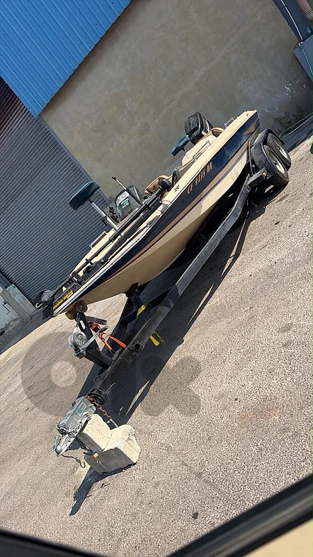 Lowrance System 3000 instrumentation