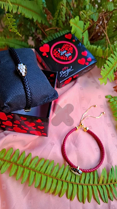 أسوارة أو سنسال أو طقم إكسسوارات نوعية واوووووو