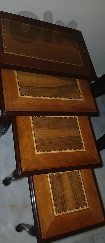 طقم طاولات فخم ٤ قطع(وحدة منهم مثبتة ببرغي)
