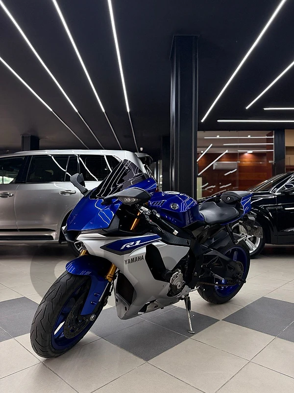 Yamaha R1