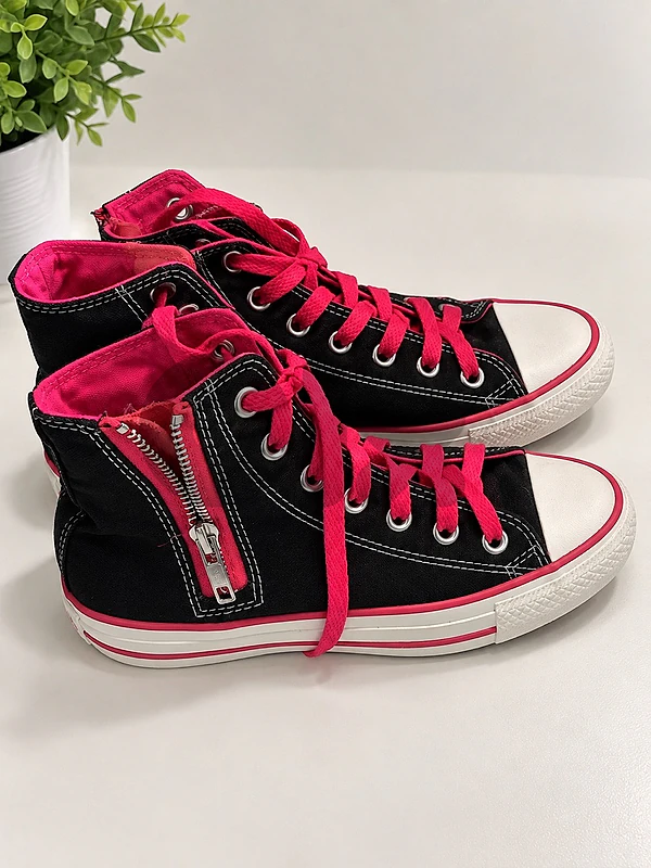converse pink and black original
