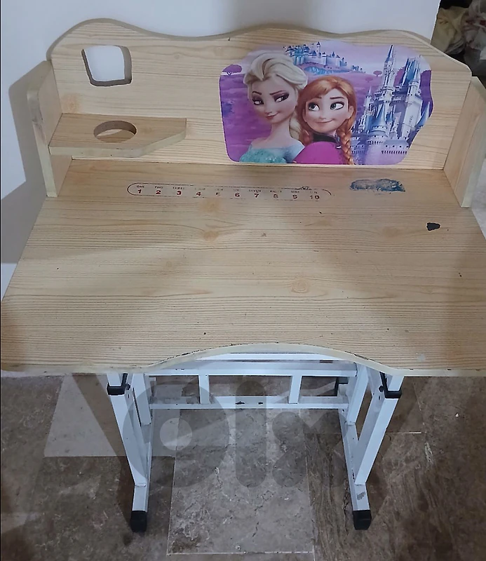 Kids Study Desk – Wooden