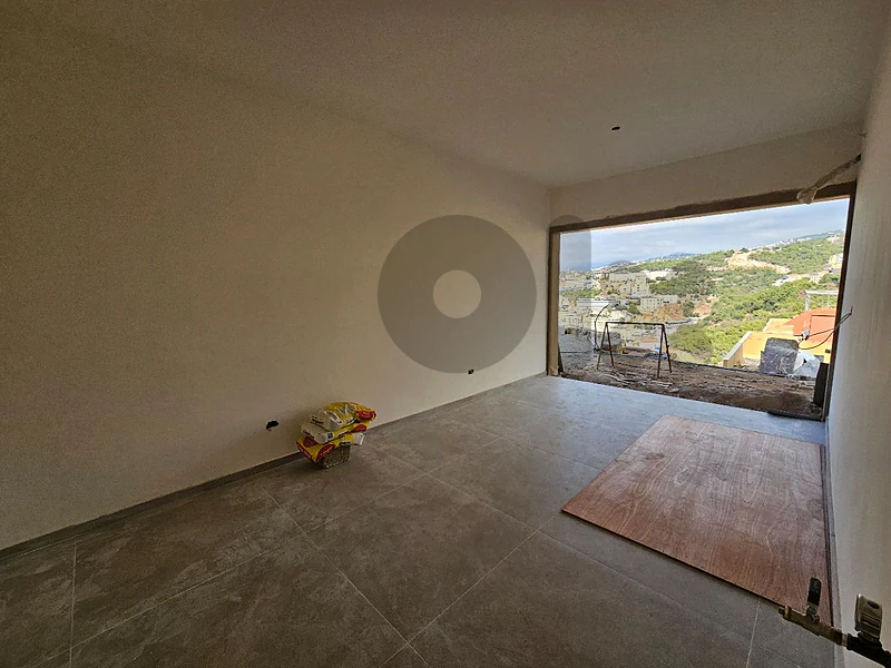 4 years facilities! Apartment with Terrace in Fanar for sale