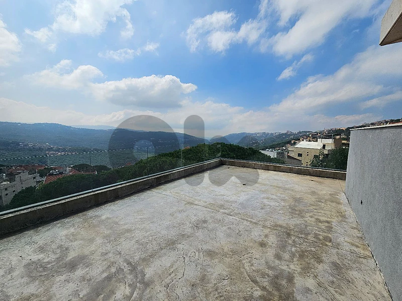 320SQM Duplex with terrace for sale in Broummana - Oyoun